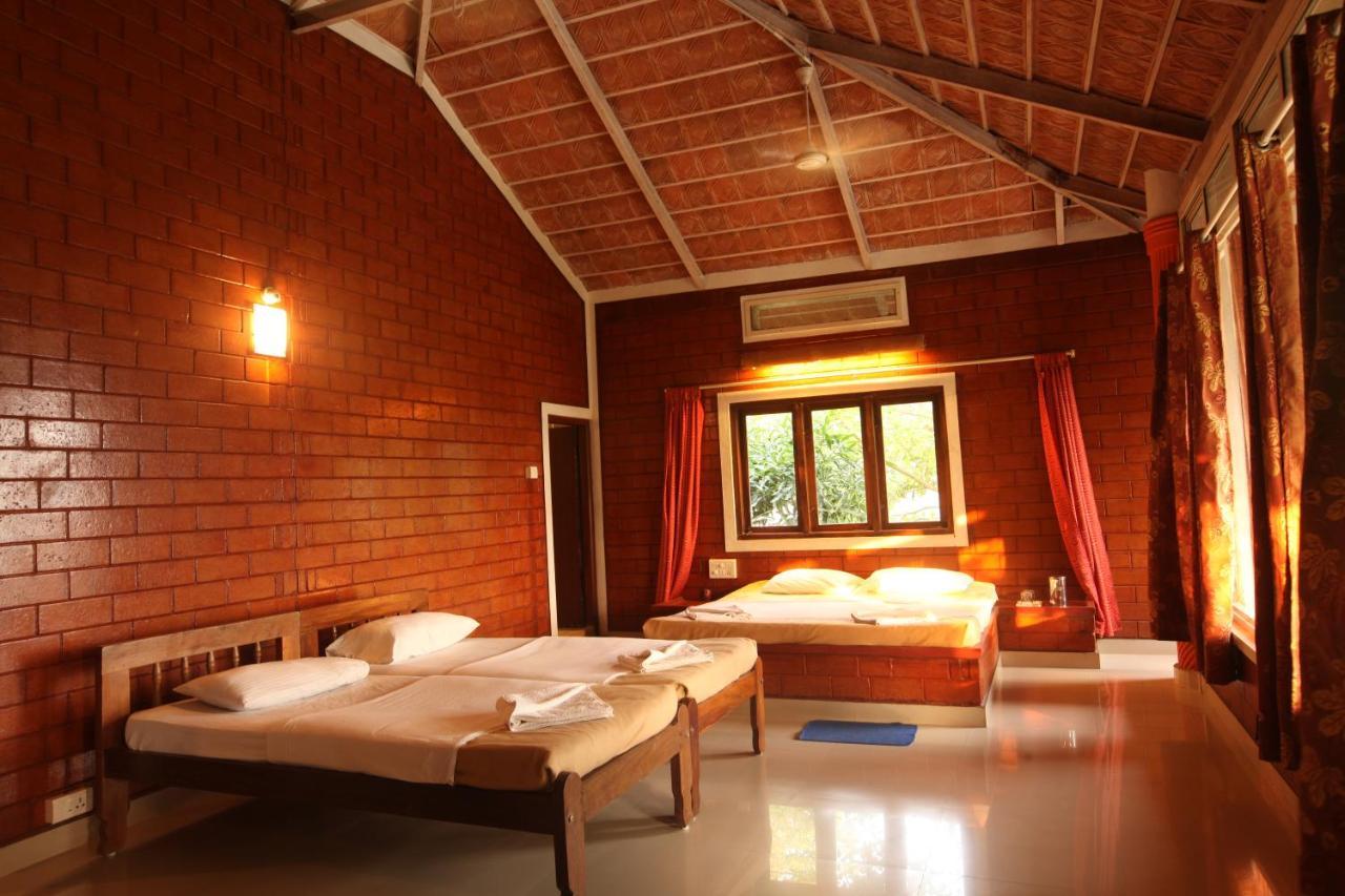 Eagle Eye Resorts Sangameswarpet Екстериор снимка